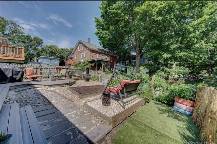 Building Photo - 179 Walnut St