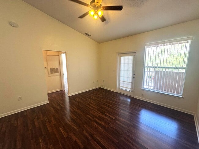 Building Photo - 17952 Villa Creek Dr