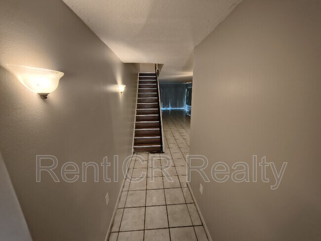 Building Photo - 1708 Azalea Ct