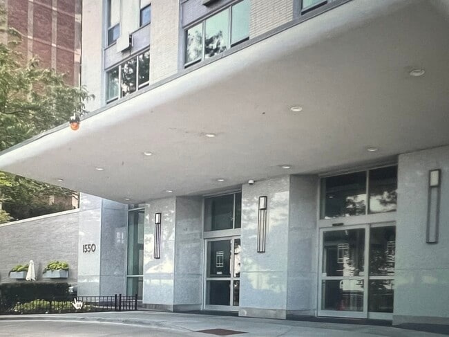 Building Photo - 1550 N Lake Shore Dr