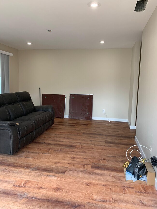 Building Photo - 8460 New Salem St