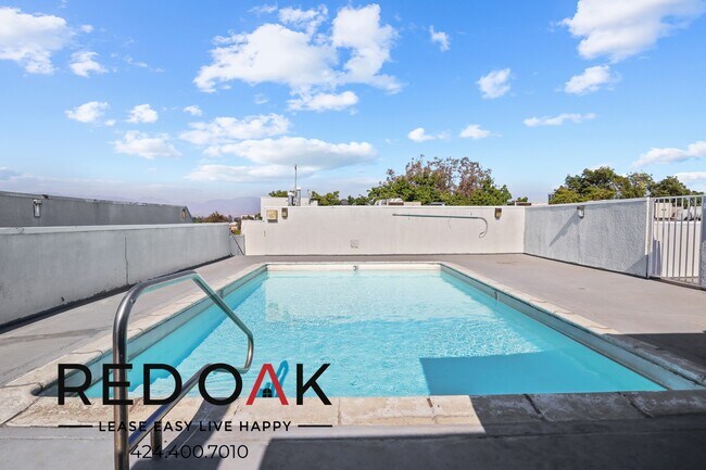 Building Photo - 8309 Cedros Ave