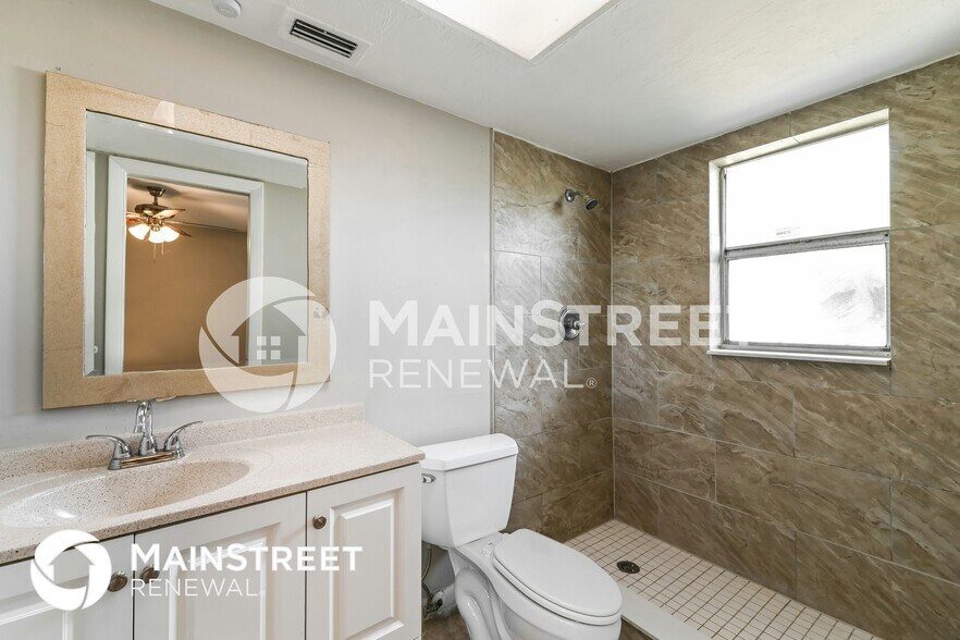 Building Photo - 9192 San Carlos Blvd