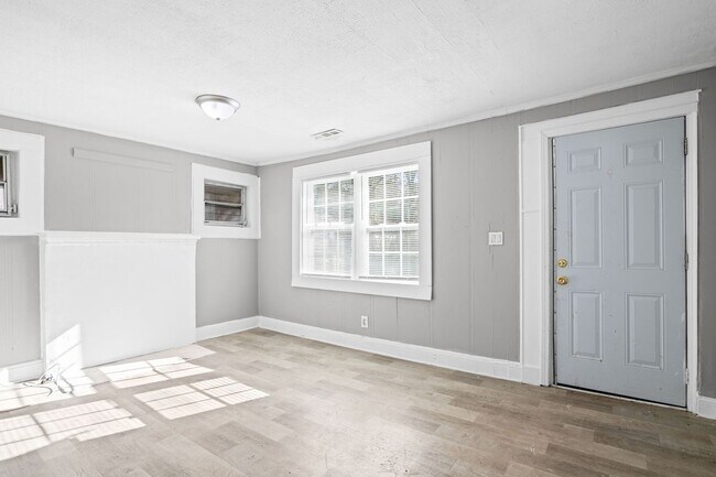 Building Photo - 1971 Detriot Avenue - For Rent $2000.00 3 bedrooms, 2 baths Off street parking