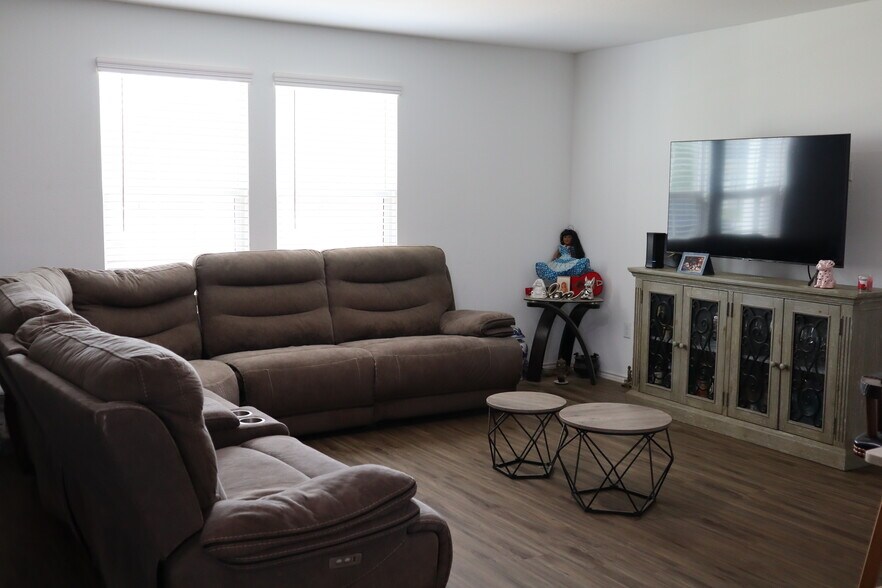 Building Photo - 13711 Mussel Run