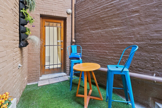 Building Photo - 3 Washington Cir NW