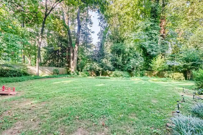 Building Photo - 2050 Sylvania Dr