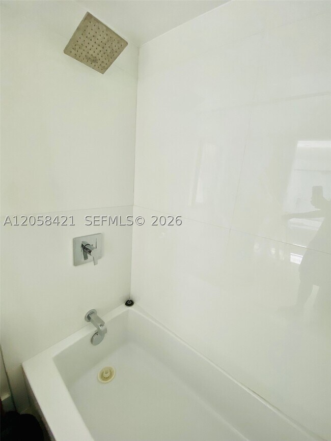 Building Photo - 5900 Collins Ave