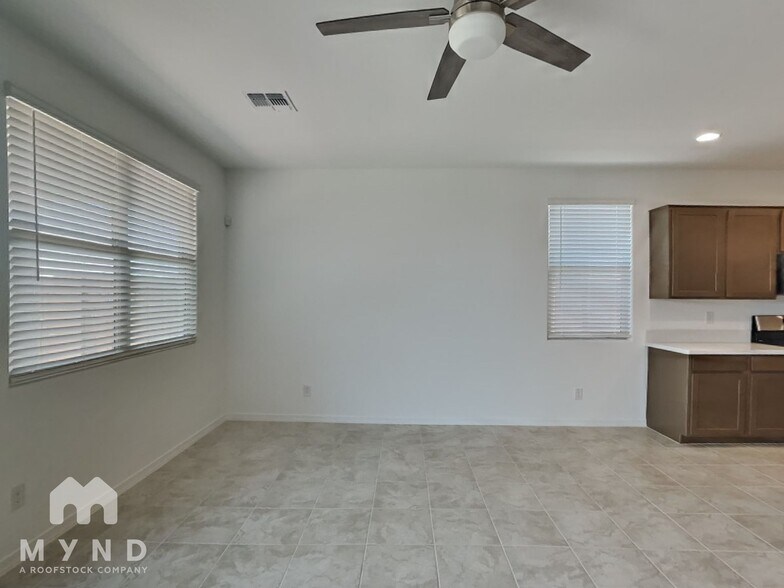 Building Photo - 4051 E Ghost Flower Ln