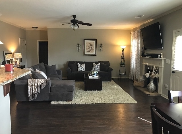 Building Photo - 303 Owens Rd