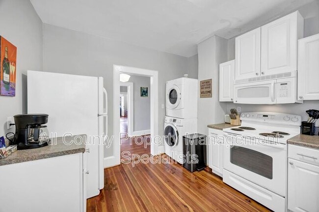 Building Photo - 1037 Kinard Ct