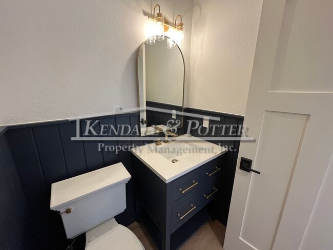 Building Photo - Beautifully Remodeled 4 Bed/2 Full Bath + ...