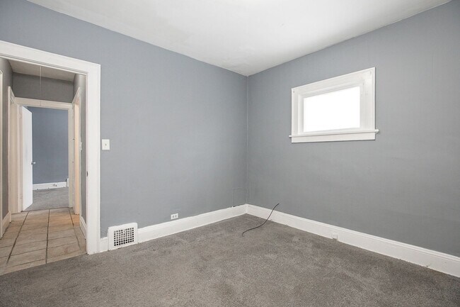 Building Photo - 3584 E 151st St