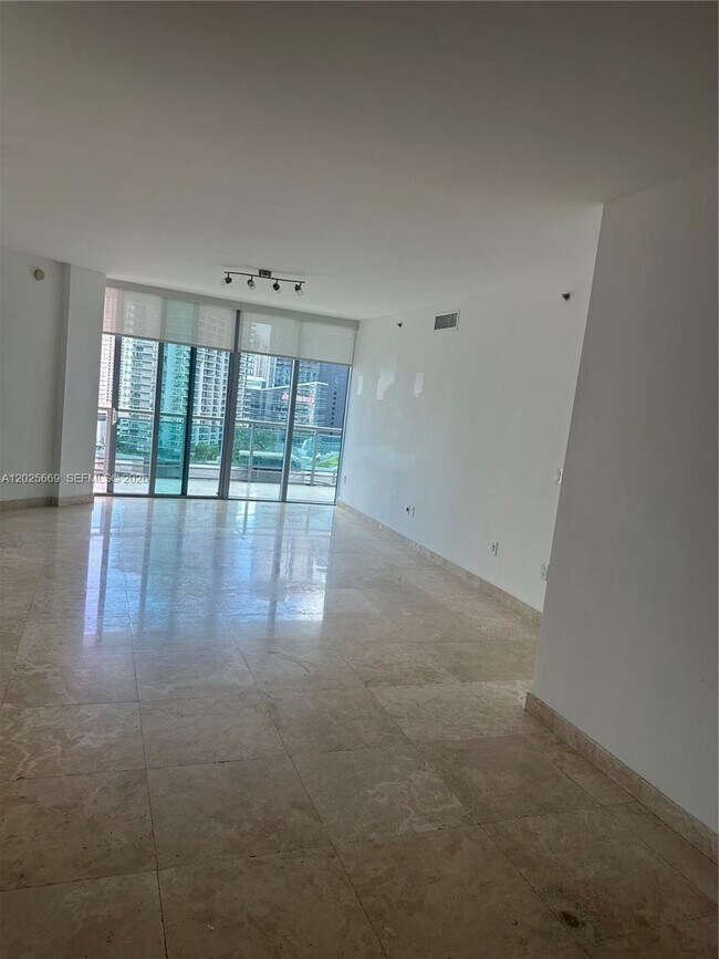 Building Photo - 350 S Miami Ave