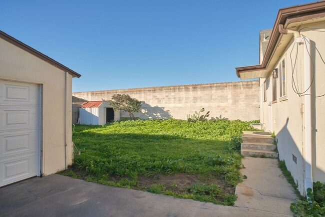 Building Photo - 116 E Orchard St