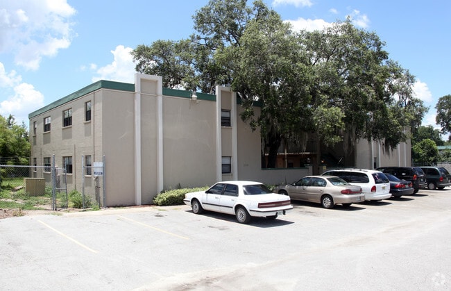 Building Photo - Sandanay Apartments