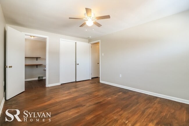 Building Photo - Gorgeous 5 BR in Pittsburgh!