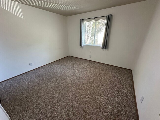 Building Photo - 1295 Bond St