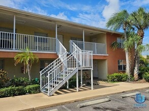 Building Photo - *MOVE-IN SPECIAL* 1 Bed 1 Bath Apartment at the Casabella Apartments in Clearwater, FL