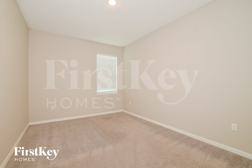 Building Photo - 1250 Ponca Rd