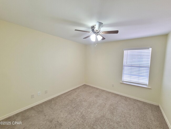 Building Photo - 3225 Azalea Cir