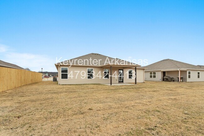 Building Photo - Beautiful new build home!