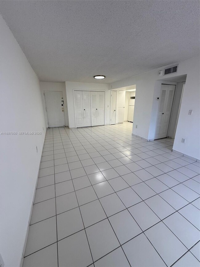 Building Photo - 802 NW 87th Ave