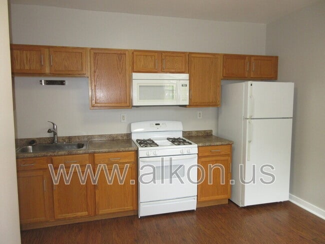 Building Photo - 620 Loretta St