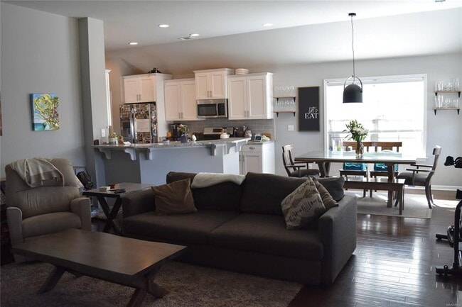 Building Photo - 9153 Autumnbrooke Way