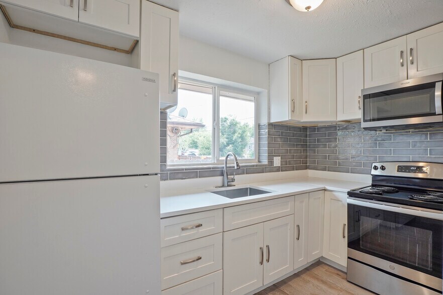 Full kitchen - 1173 Dayton St