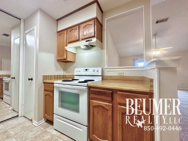 Building Photo - **$200 OFF FIRST MONTHS RENT**