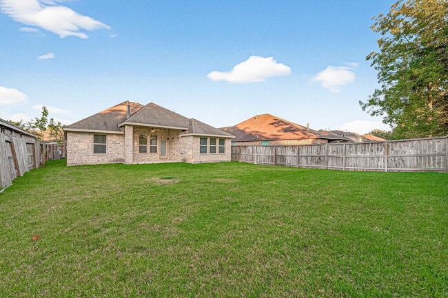 Building Photo - Monarch Crossing, Sienna, TX 77459 - 3 BR 2 BA single-family home