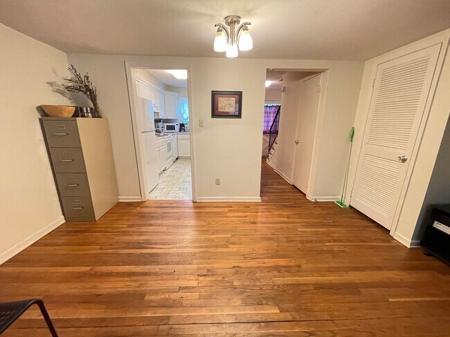 Building Photo - Incredible location! Fidelity Court offers comfort and convenience in the heart of Carrboro...