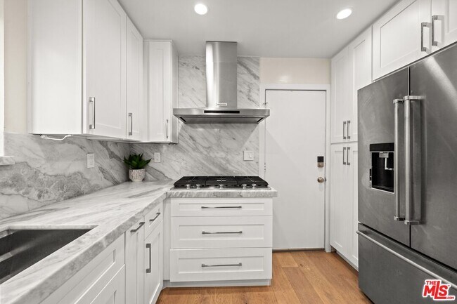 Building Photo - 4069 W Rosecrans Ave