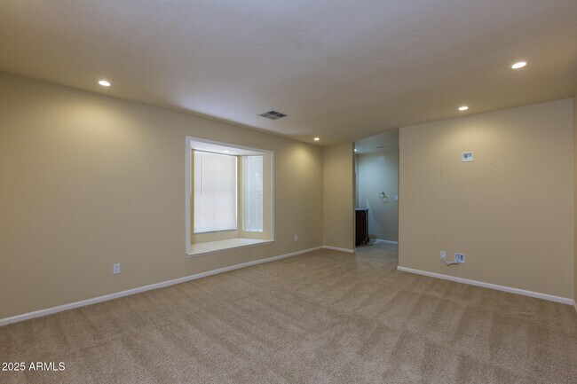 Building Photo - 49 Biltmore Estates Dr