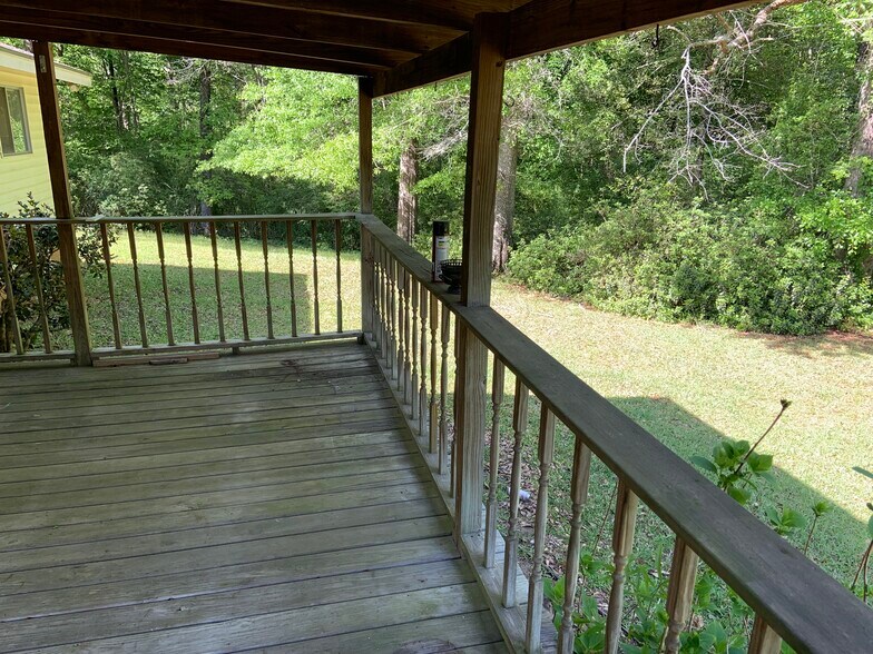Building Photo - 56 Meadowlane Dr