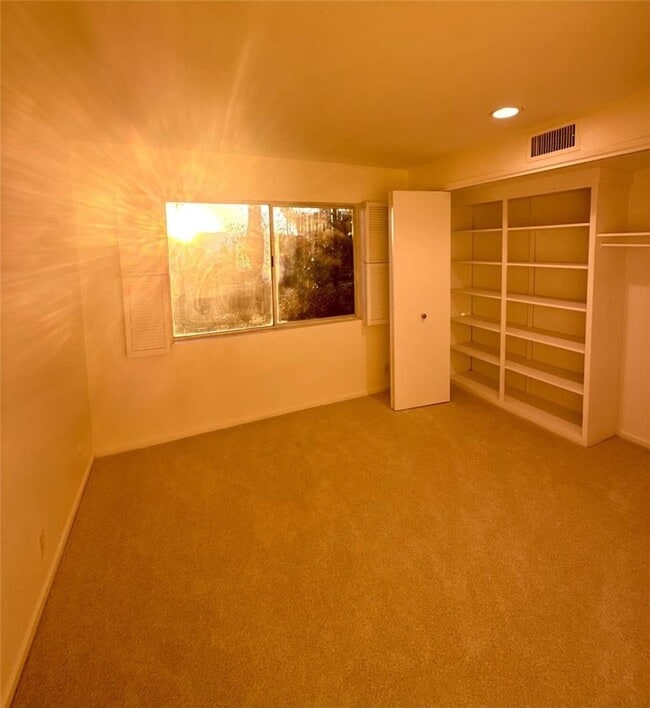 Building Photo - 490 Starlight Crest Dr