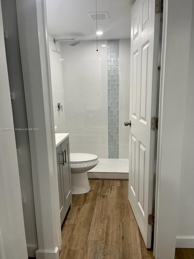 Building Photo - 19960 Highland Lakes Blvd