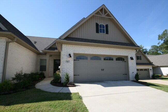Primary Photo - 707 Sluice Dr SW