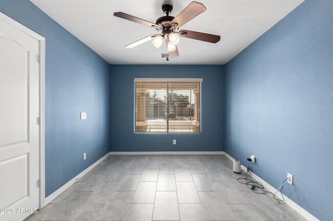 Building Photo - 3888 E Bancroft Ct