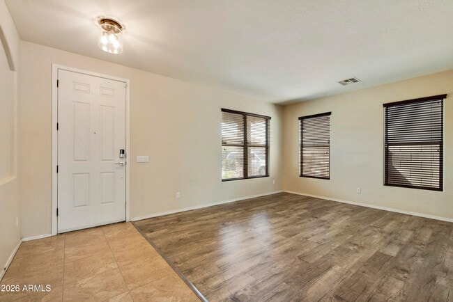 Building Photo - 6209 S 43rd Dr