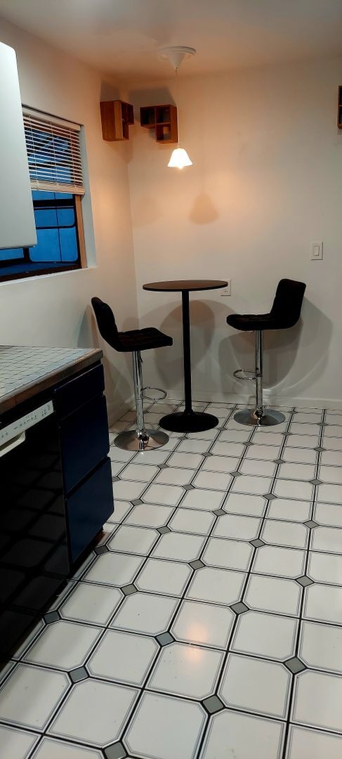 Building Photo - $2500 deferred move in discount.  3/4 mile to beach 3BR in Redondo Beach