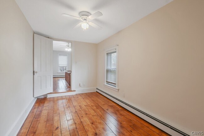 Building Photo - 206 E Genesee St