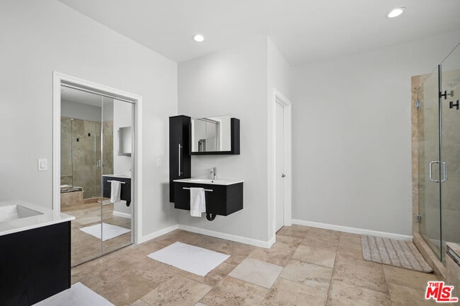 Building Photo - 9842 Portola Dr