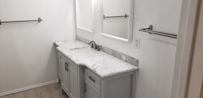 Building Photo - Trails at Scottsdale! Updated patio home with multiple patios