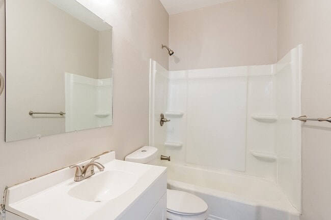 Building Photo - 608 Jerry Coleman St