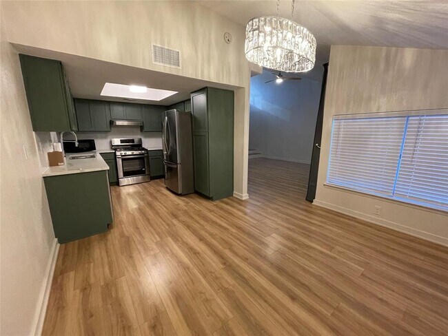 Building Photo - 1044 Verbena Dr