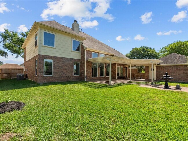 Building Photo - 1223 Hawkhill Dr