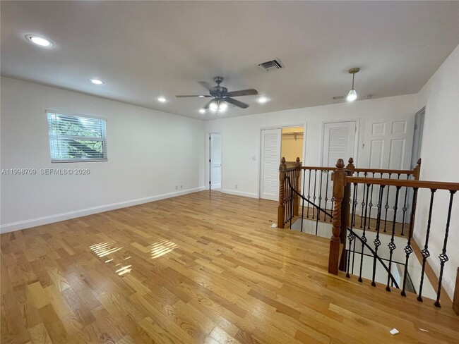 Building Photo - 258 SW 1st Ct