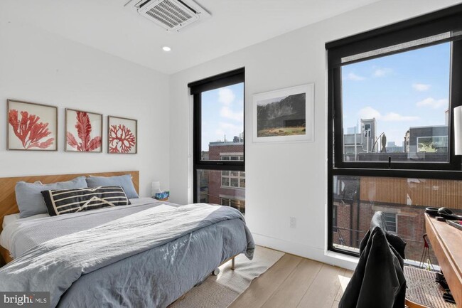 Building Photo - 2007 Cambridge St